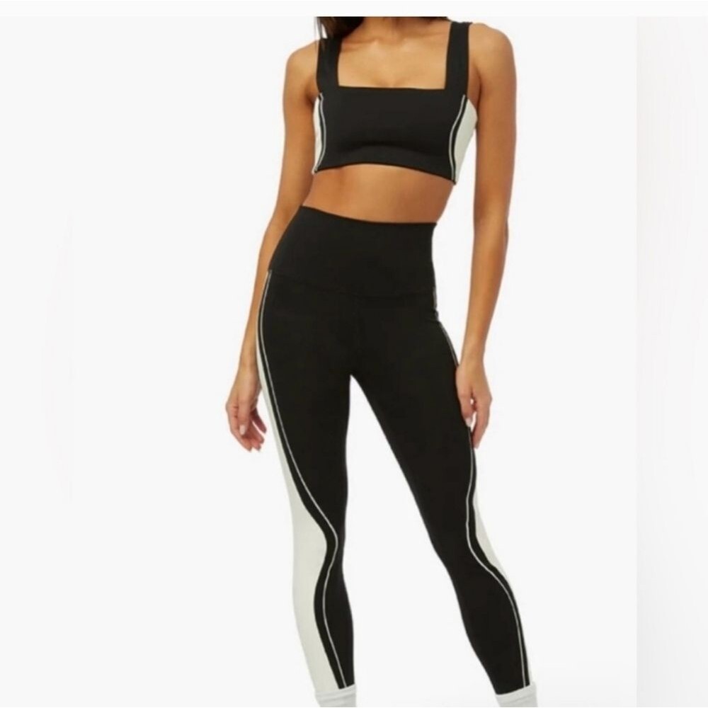 WeWoreWhat Hourglass Colorblock Ultra High Rise Leggings Black / White